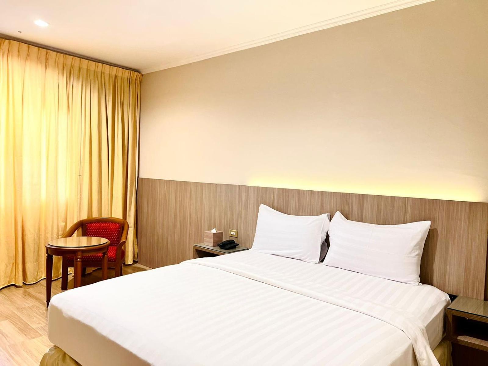 Royal Asia Hotel Palembang Exterior foto